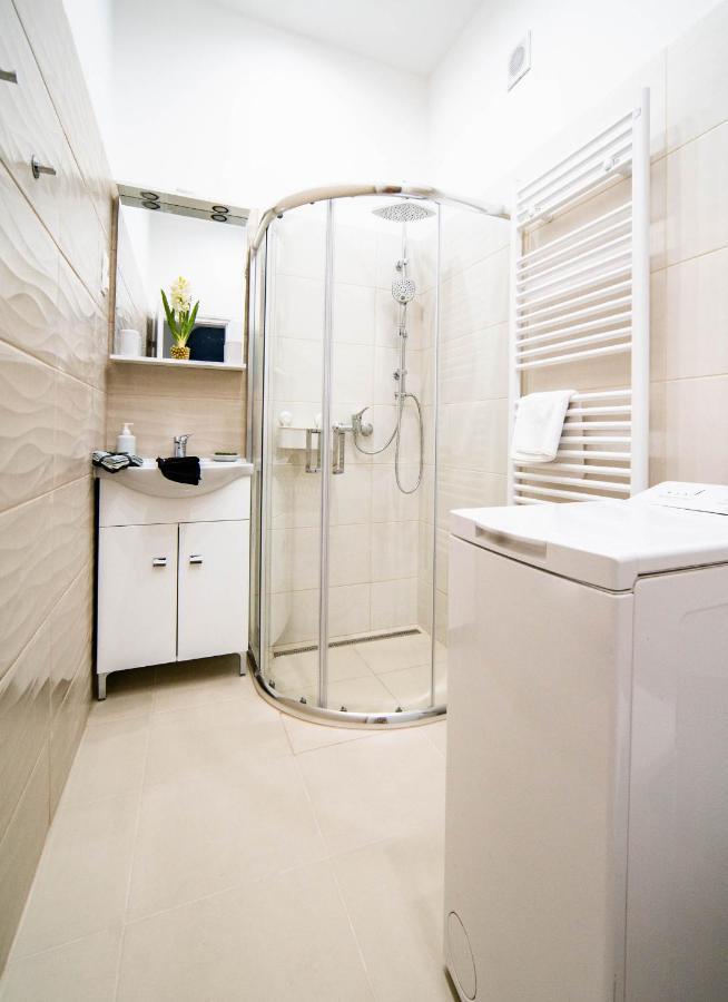 Free Parking! Linden Apartment, Ac, Smart Tv, Wifi بودابست المظهر الخارجي الصورة